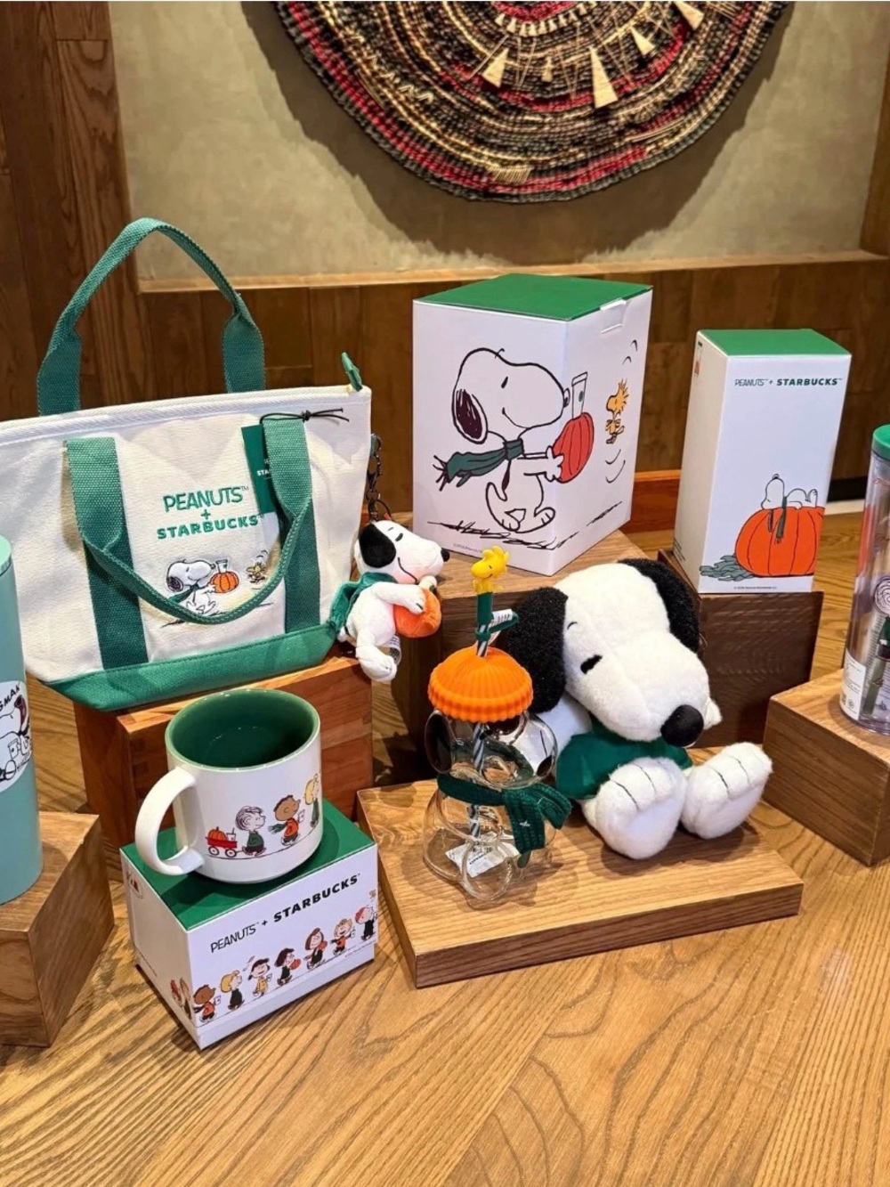 PEANUTS X STARBUCKS COFFEE MUG - Picture 5 of 8